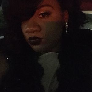 Meet your Posher, Sanderia